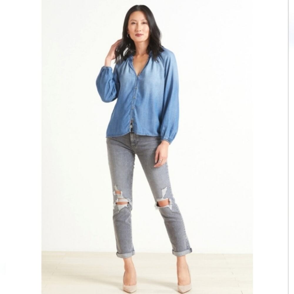 Cloth & Stone Chambray Denim Button Down V-Neck Shirt Top Casual Classic XS - Picture 10 of 14
